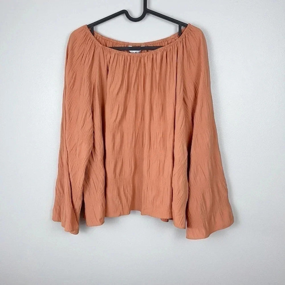ELIZABETH AND JAMES | OFF SHOULDER BRICK COLOR WRINKLE TEXTURED BLOUSE - Picture 3 of 13